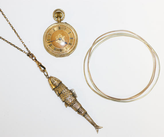 A small collection, comprising an 18ct gold open faced pocket watch, a articulated fish pendant, on belcher-link guard chain, stamped '15' and a three colour 9ct gold triple bangle