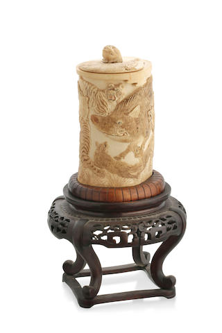 A Chinese ivory trunk carved box and cover, 19th century
