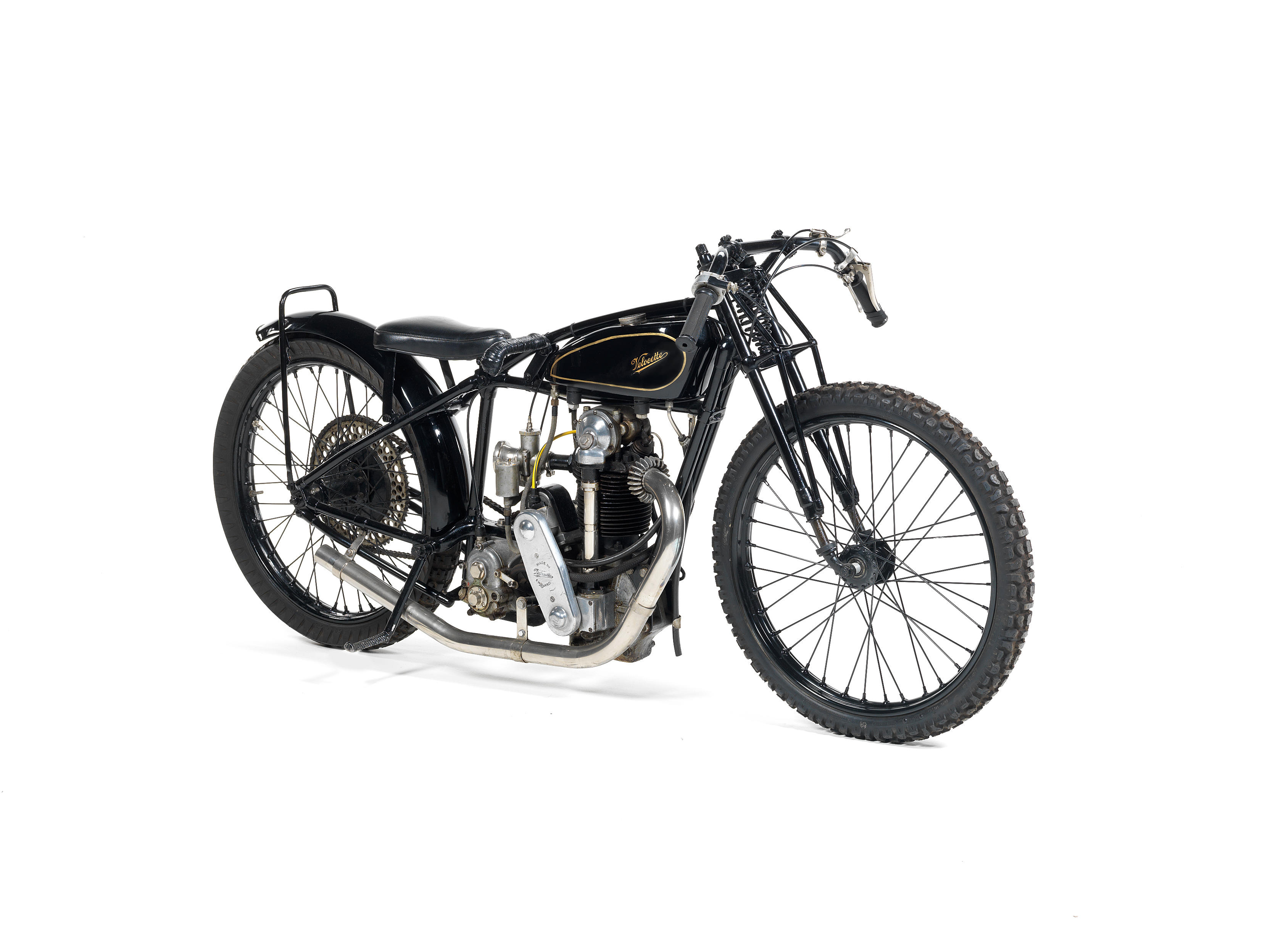 18 BOURGES MOTOCYCLETTES & CYCLES "A GARAGE AUTOMOBILES BRETON" en 1929 