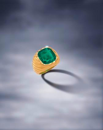A fine emerald ring