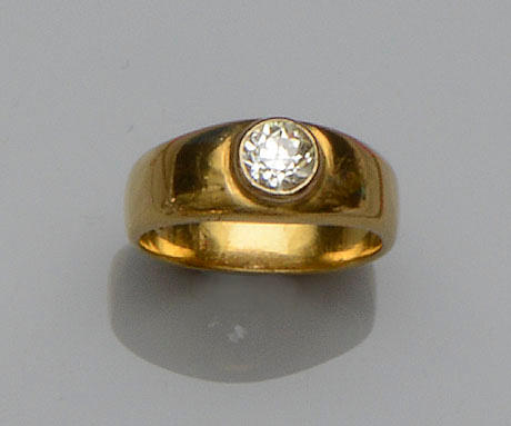 A gentleman's diamond single stone ring