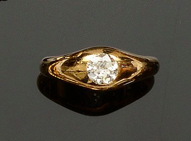 A diamond single stone ring