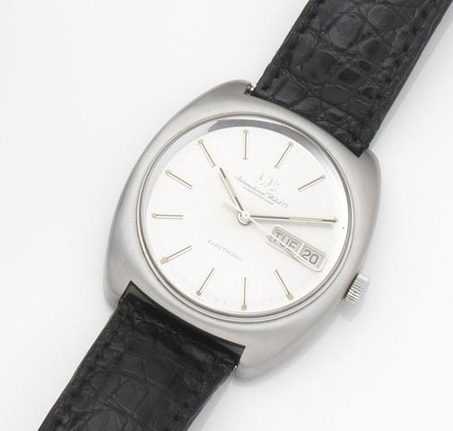 IWC. A stainless steel quartz calendar wristwatchCirca 1980