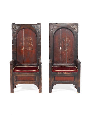Braveheart: Two large prop thrones from King Edward's chamber, 1995,