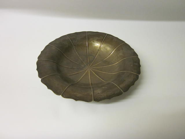 A silver circular bowl makers mark rubbed, Birmingham 1922,