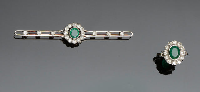 An emerald and diamond cluster ring and an emerald and diamond bar brooch  (2)
