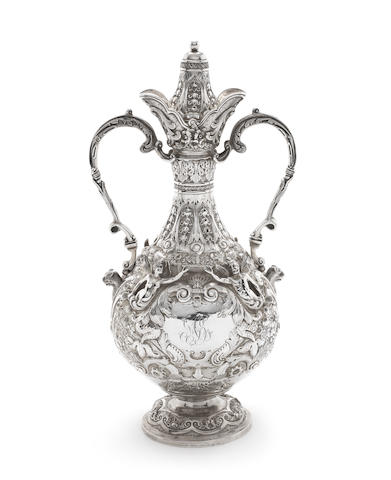 An Edwardian silver "Armada" pattern two-handled ewer by Goldsmiths & Silversmiths Co. Ltd, London 1903