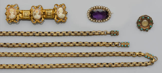 A collection of jewellery (18)