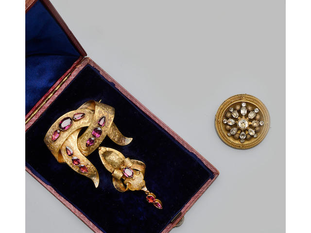 A collection of 19th century and later jewellery