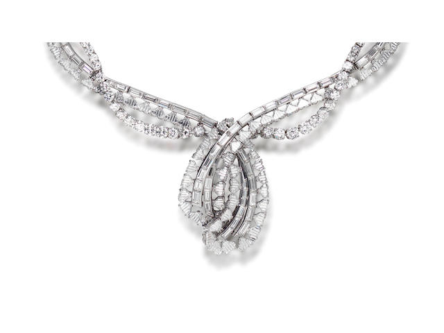 An impressive diamond necklace,