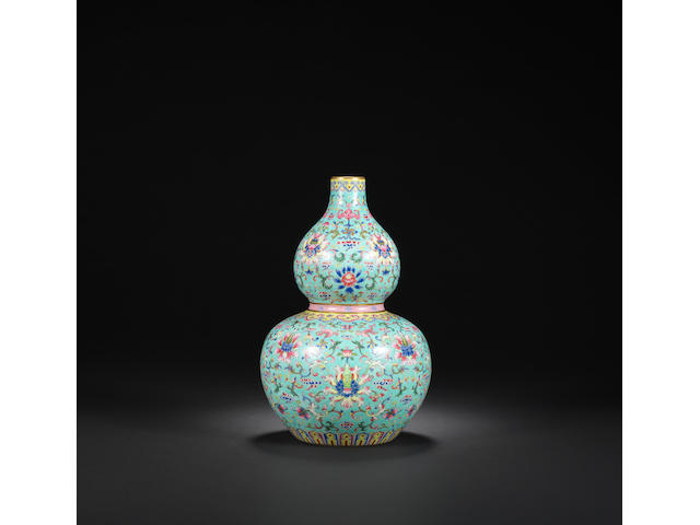 A turquoise-ground famille-rose 'double-gourd' vase Daoguang iron-red six-character seal mark and of the period