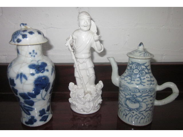 A collection of Chinese and Japanese ceramics,19th/20th Century in date, including various blue and white and famille rose wares etc (18)