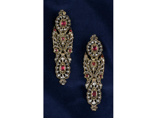 A pair of late 18th century/early 19th century Portuguese long earpendants (3)