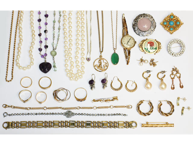 A collection of assorted jewellery and costume jewellery,
