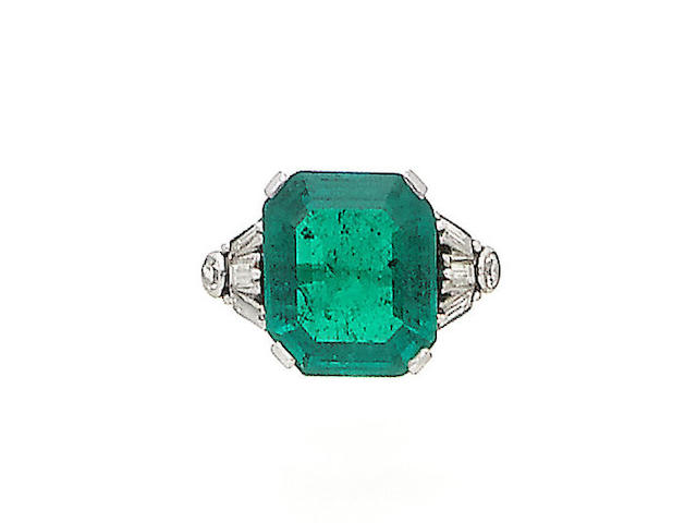 An art deco emerald and diamond ring,