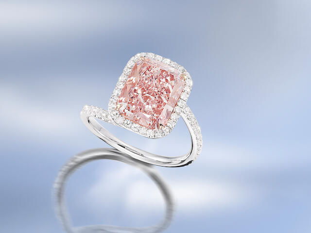 Bonhams The Allure Of Diamonds Bonhams Hong Kong Offers An Appreciation Of A Girl S Best Friend At The May Auction Of Fine Jewellery And Jadeite Bonhams The Allure Of Diamonds Bonhams Hong Kong Offers An Appreciation Of A Girl S Best Friend At The May Auction Of Fine Jewellery And Jadeite