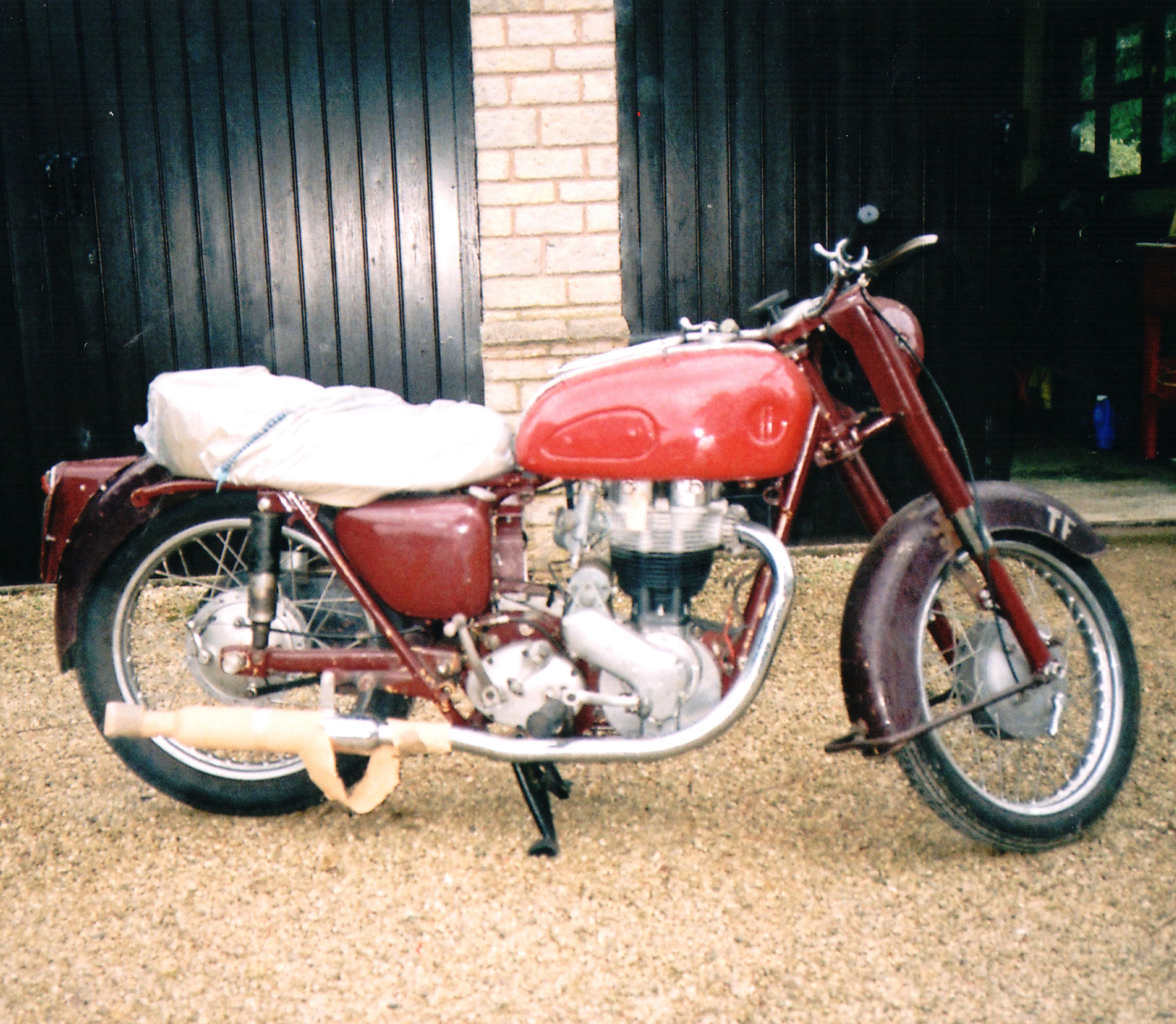 Bonhams Cars : 1958 Ariel 500cc VH Red Hunter Frame no. CAMA 11341 ...