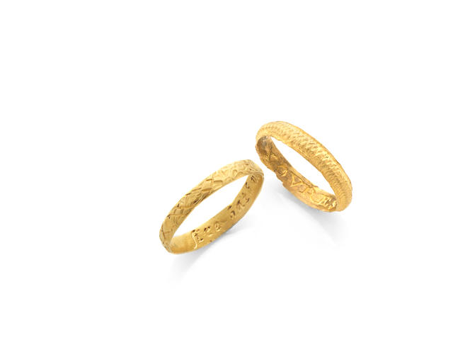 Two gold children's posy rings, (2)