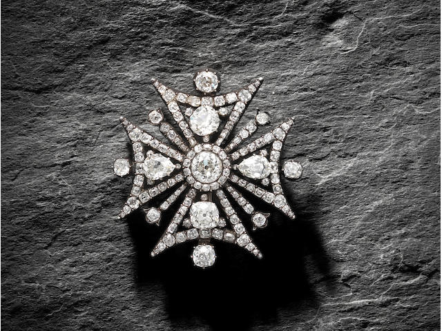 A diamond-set Maltese cross brooch/pendant,