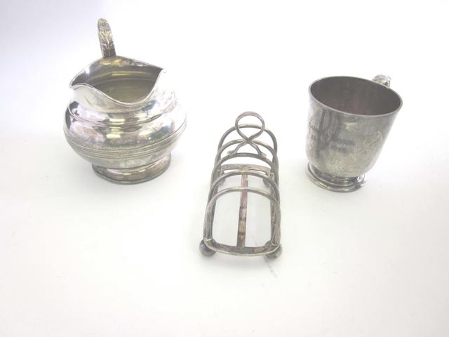 A quantity of various silver items (43)