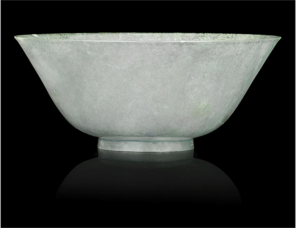 A pair of jadeite bowls 19th century (2)
