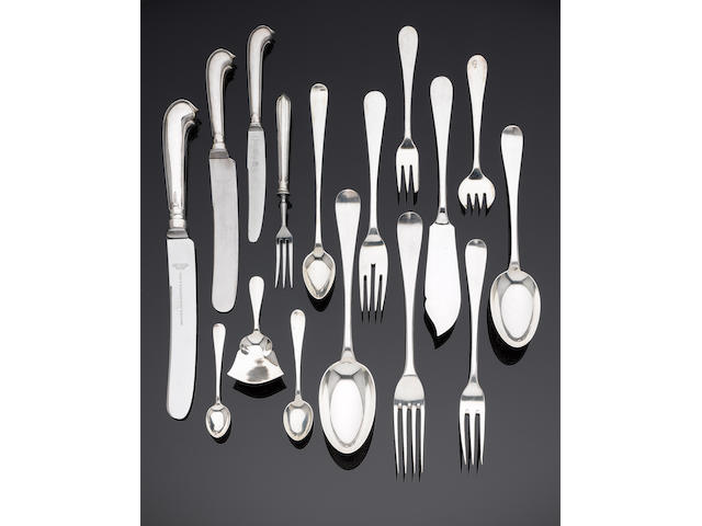 A 20th century Dutch silver table service of flatware and cutlery, contained in a canteen by Voorschoten Zilverfabriek, some pieces with date letters for 1926 - 1930