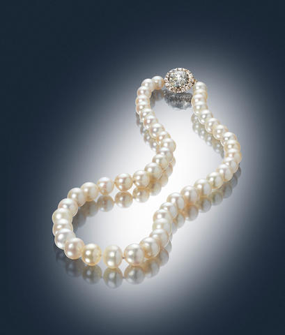 A natural pearl necklace,
