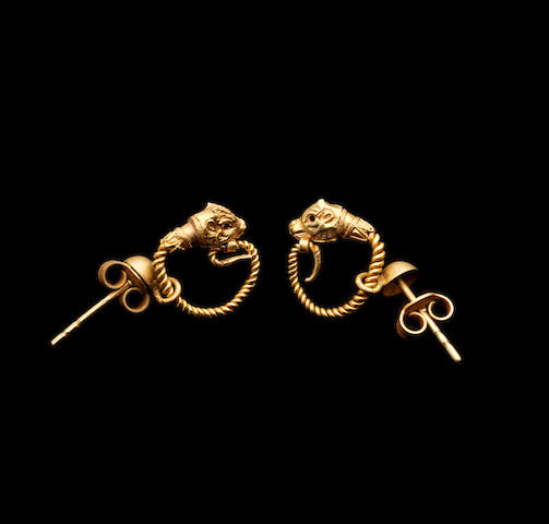 Bonhams : A pair of Hellenistic gold earrings 2