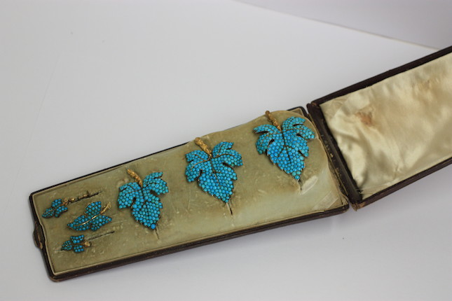 A matched suite of mid 19th century turquoise set ivy leaf shaped jewellery image 6