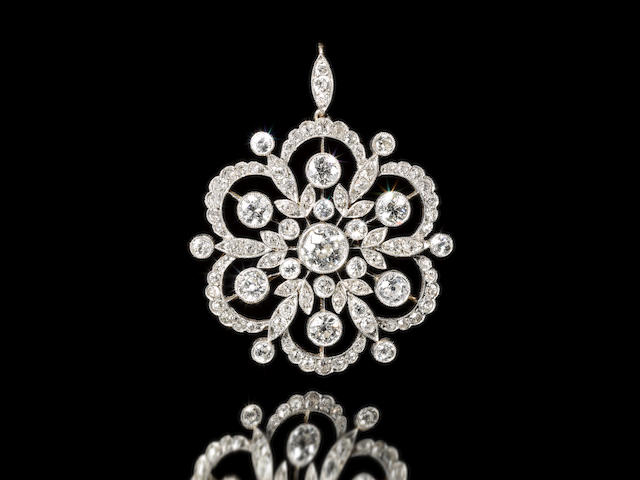 A diamond brooch/pendant,
