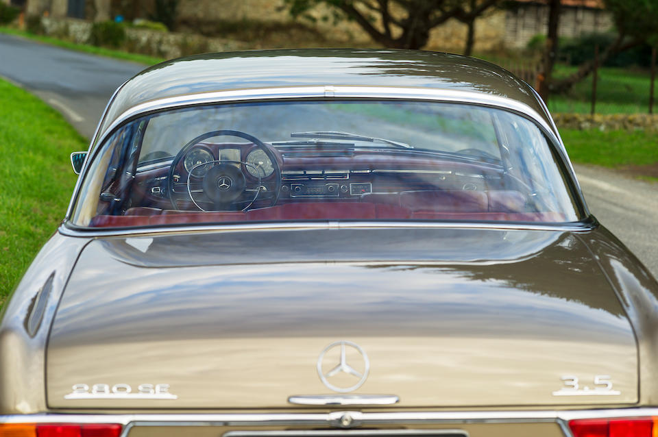 Ancienne propri&#233;t&#233; de Lino Ventura et sa famille,Mercedes-Benz 280 SE 3,5 litres coup&#233; 1971