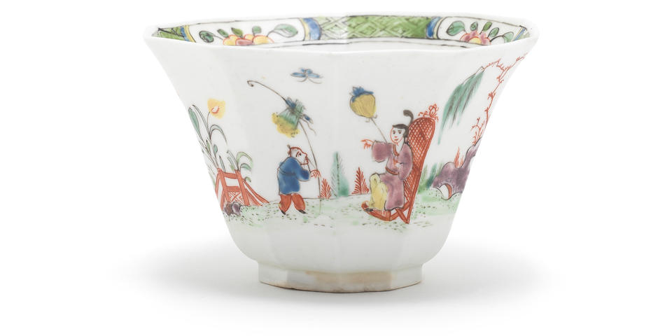 An exceptional Worcester decagonal beaker or bowl, circa 1752-53