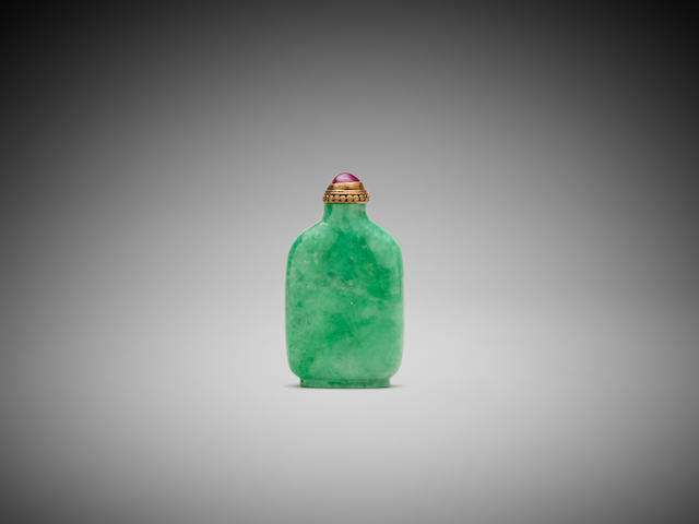 A Chinese mottle-green jadeite snuff bottle Qing dynasty, 1770-1880