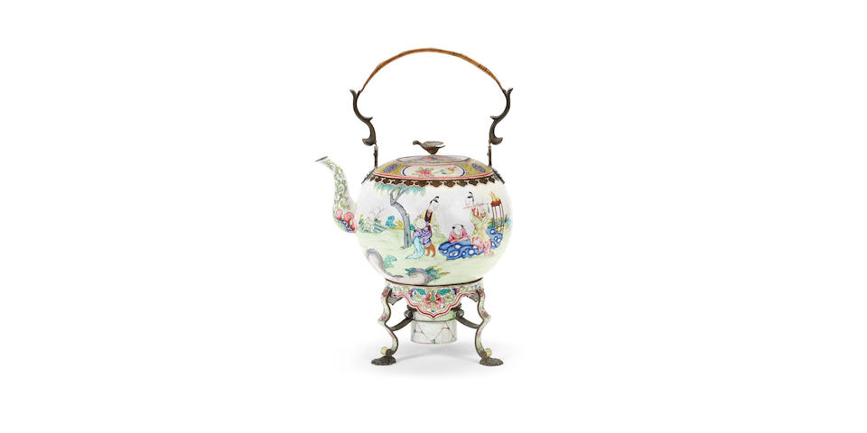 A Canton enamel teapot and warming stand Qianlong (4)