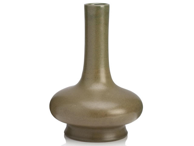 A tea-dust bottle vase Bearing Qianlong seal mark