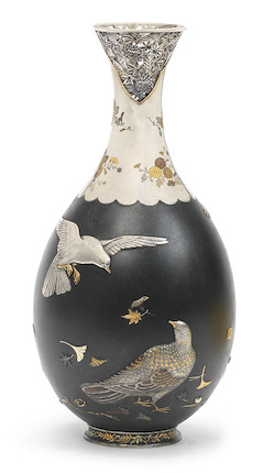 An inlaid silver and shakudo pear-shaped vase  By Yamada Motonobu (1847-1897) for the Ozeki Company, Meiji era (1868-1912), late 19th century image 4