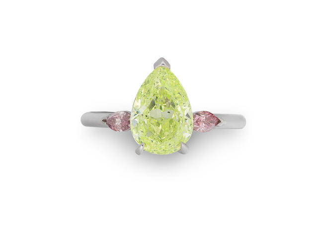 A fancy-coloured diamond ring, by Star Diamond