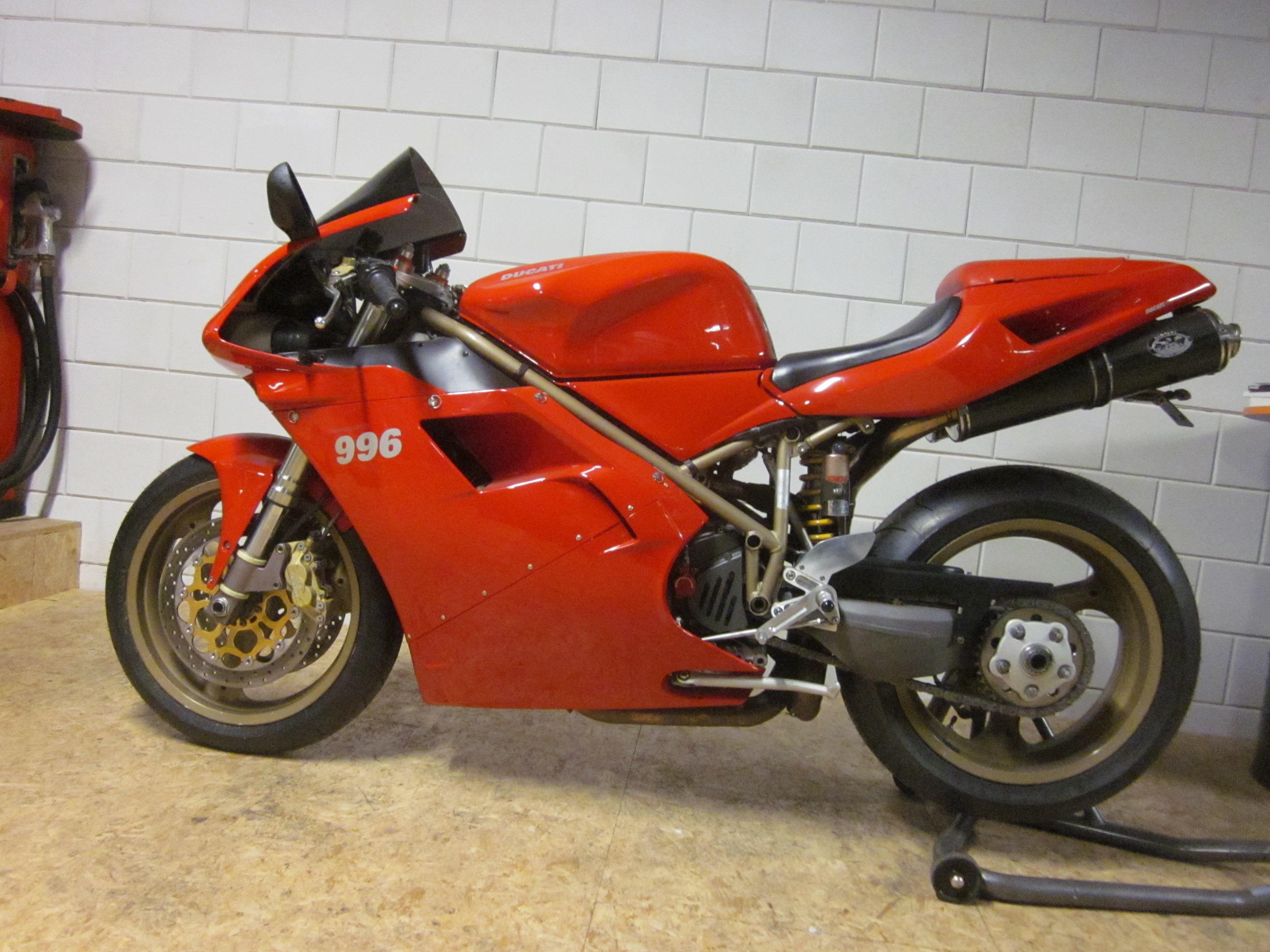 Kettensatz geeignet für Ducati Biposto 996 SPS 98-01 Kette RK GB 525 ZXW 94 offen GOLD 15/36 