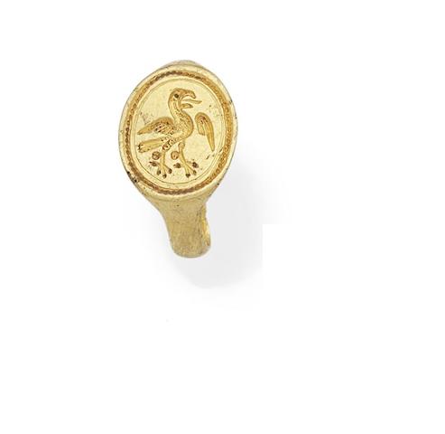An early 17th century gold signet ring