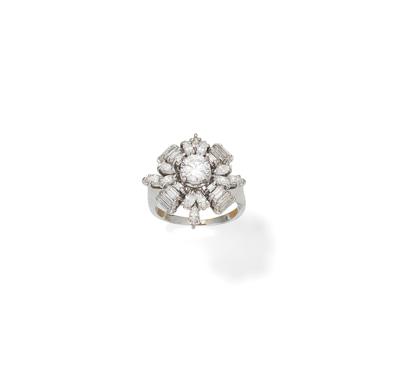A diamond cluster ring