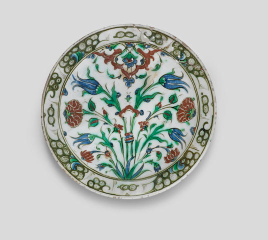 An Iznik pottery dish Turkey, late 16th Century