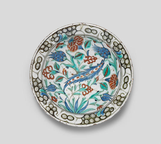 An Iznik pottery dish Turkey, early 17th Century