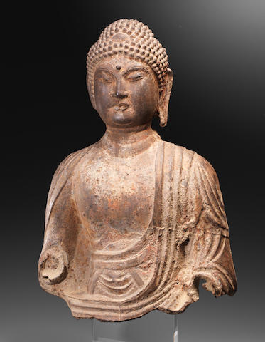 A rare large iron bust of the Buddha Tang Dynasty  (2)