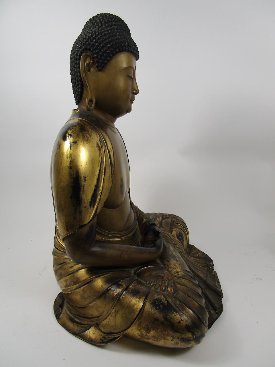 A large lacquered figure of the Amida Buddha 19th century (3)