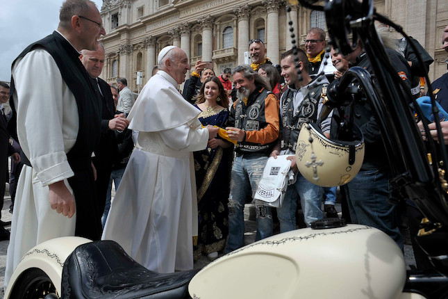 Signed by His Holiness, Pope Francis, and donated to the Pontifical Mission Societies, Sold for Charity,c.2016 Harley-Davidson 1,570cc Custom Cycle 'White Unique' Frame no. WEGTPCW 16Z0037 Engine no. KBMC634113 image 5
