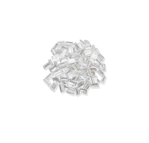 A group of unmounted diamonds (104)