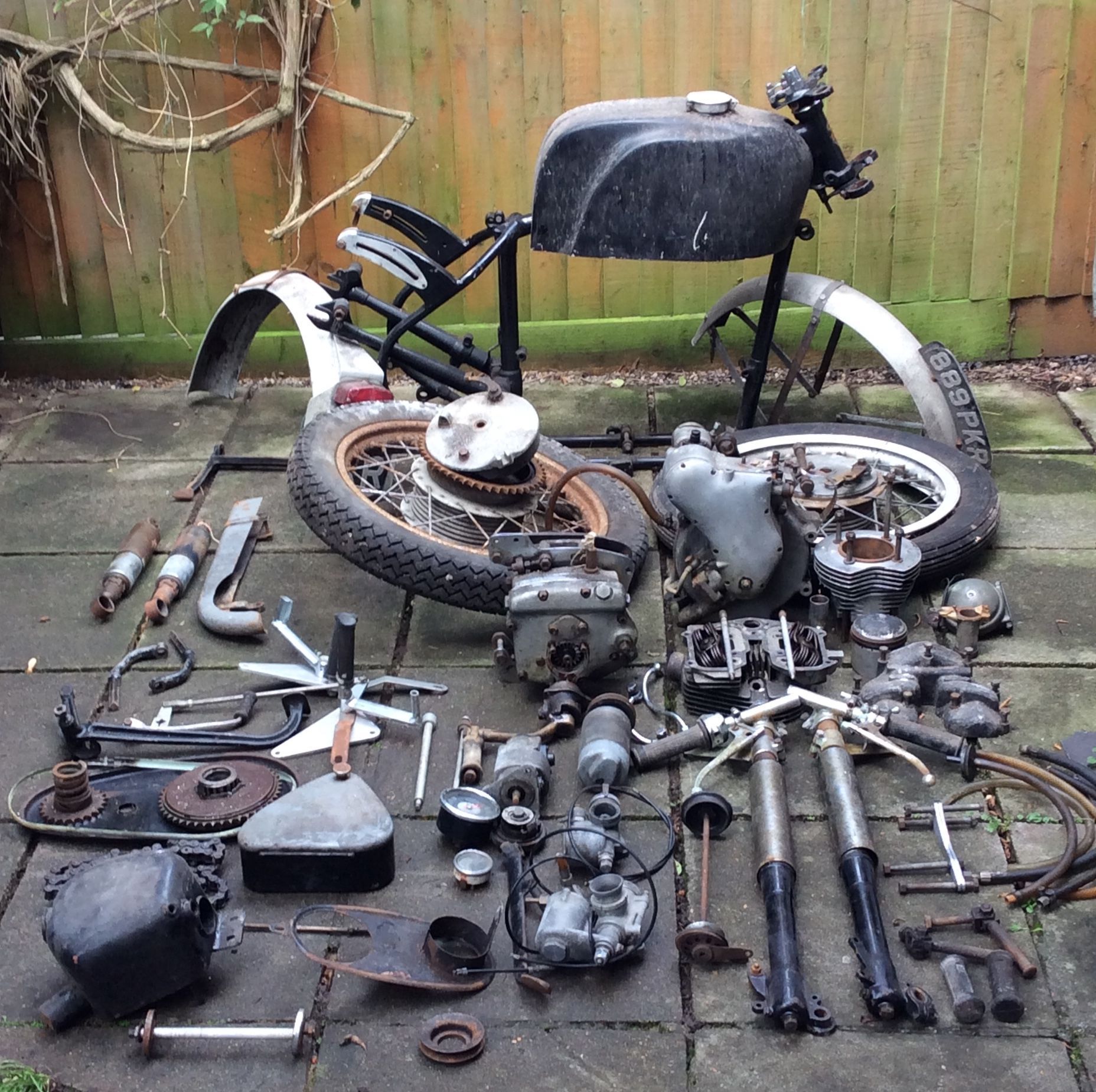 Velocette Racing Frame Bonhams Cars : 1961 Velocette 499cc Venom Clubman Project Frame no ...