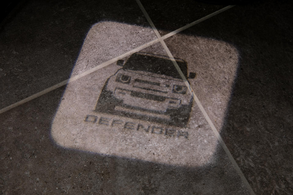 2020 Land Rover Defender Desk & Chair