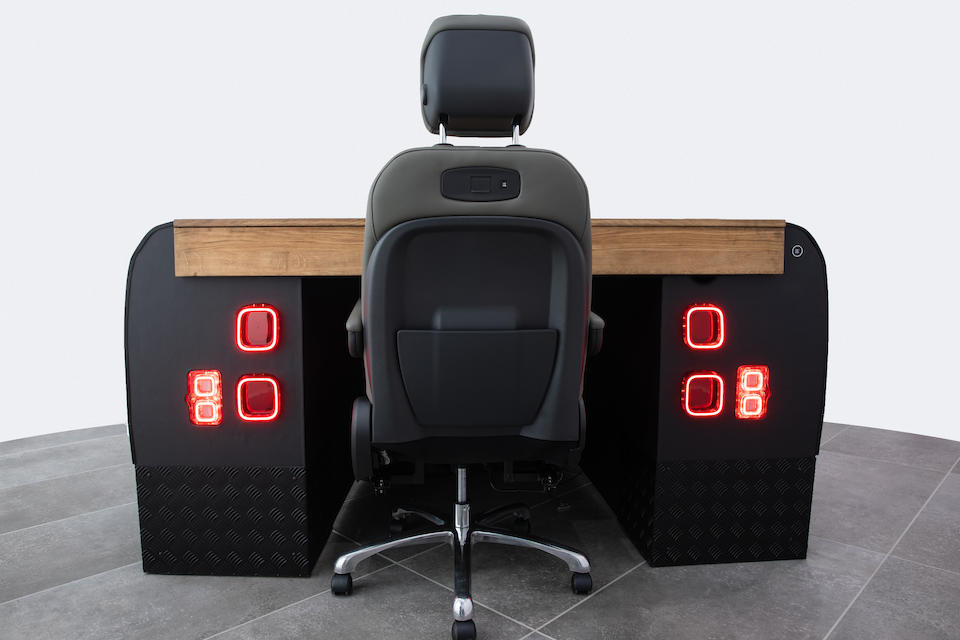 2020 Land Rover Defender Desk & Chair