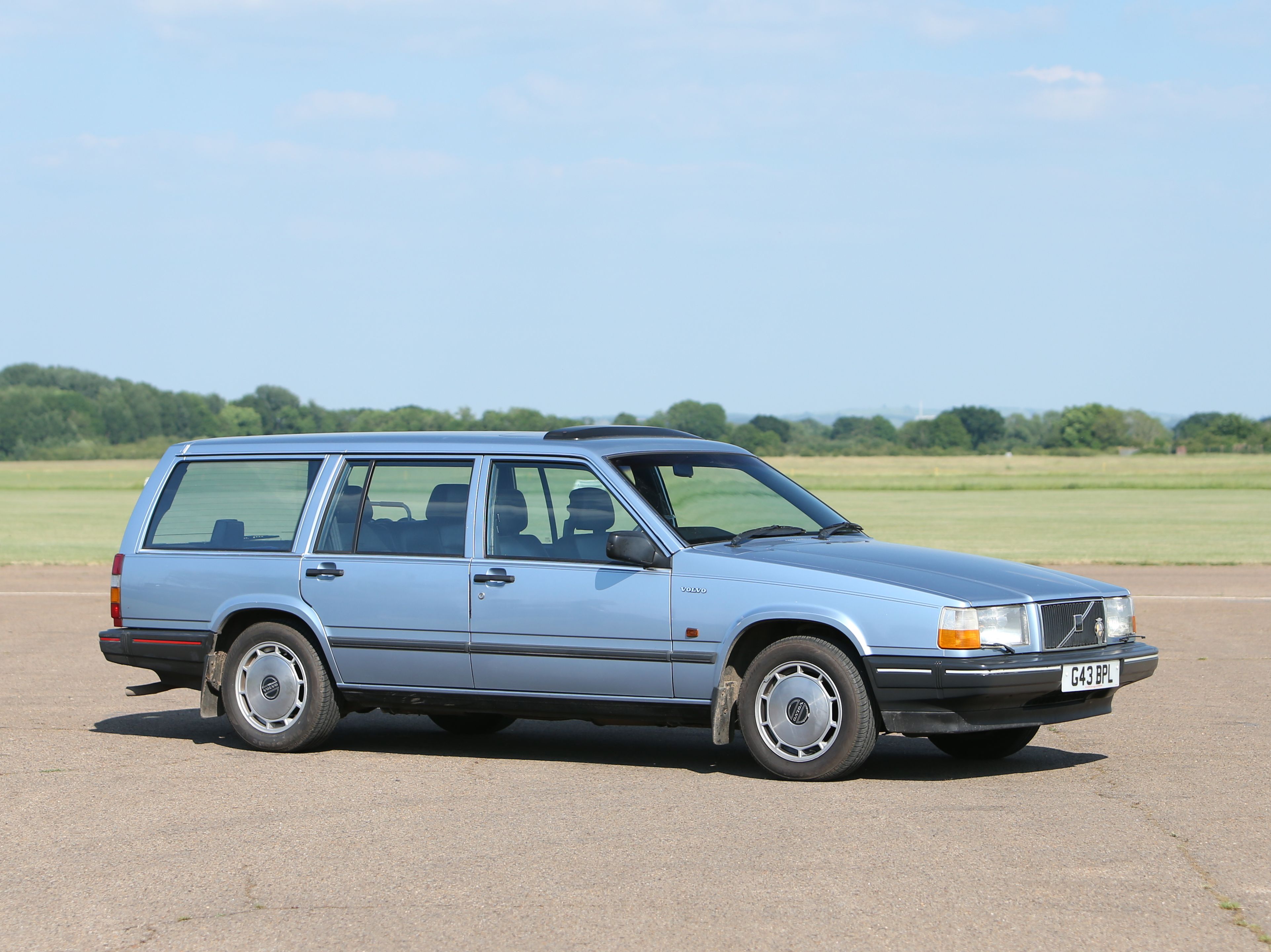Bonhams Cars : 1989 Volvo 740 GLE Estate Chassis no. YV1745842L2263212